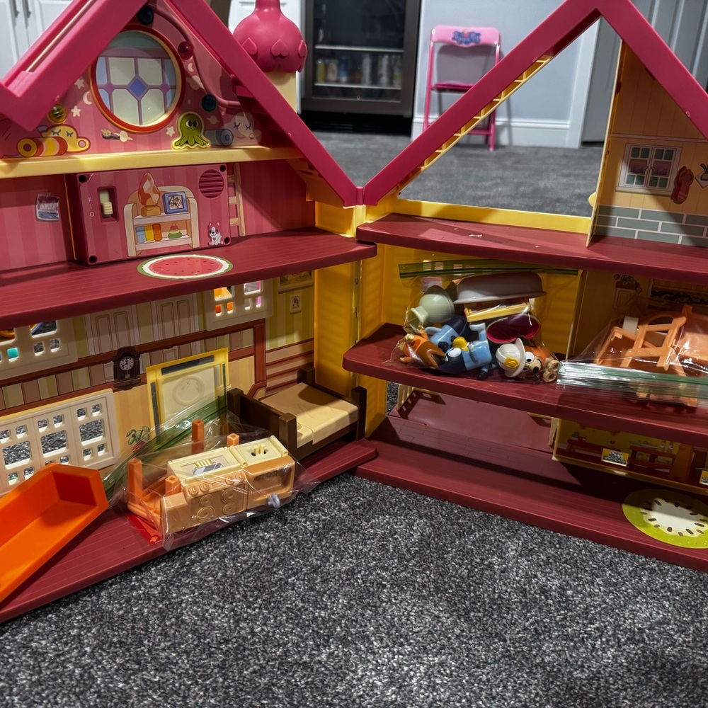 Bluey lights and sounds playhouse